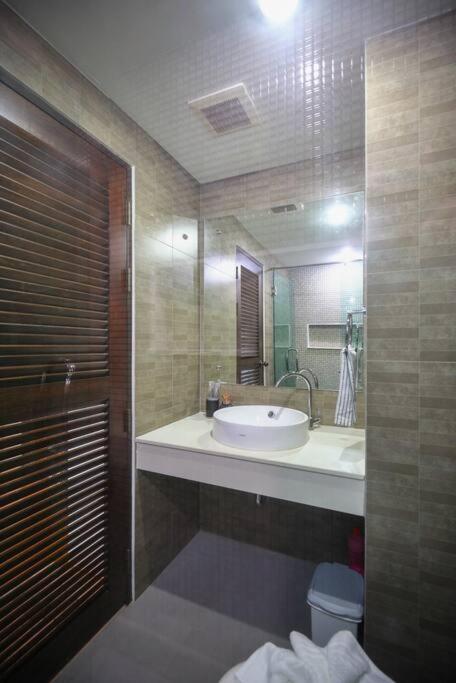 Luxury Living In Heart Of Nimman Chiang Mai Exterior foto