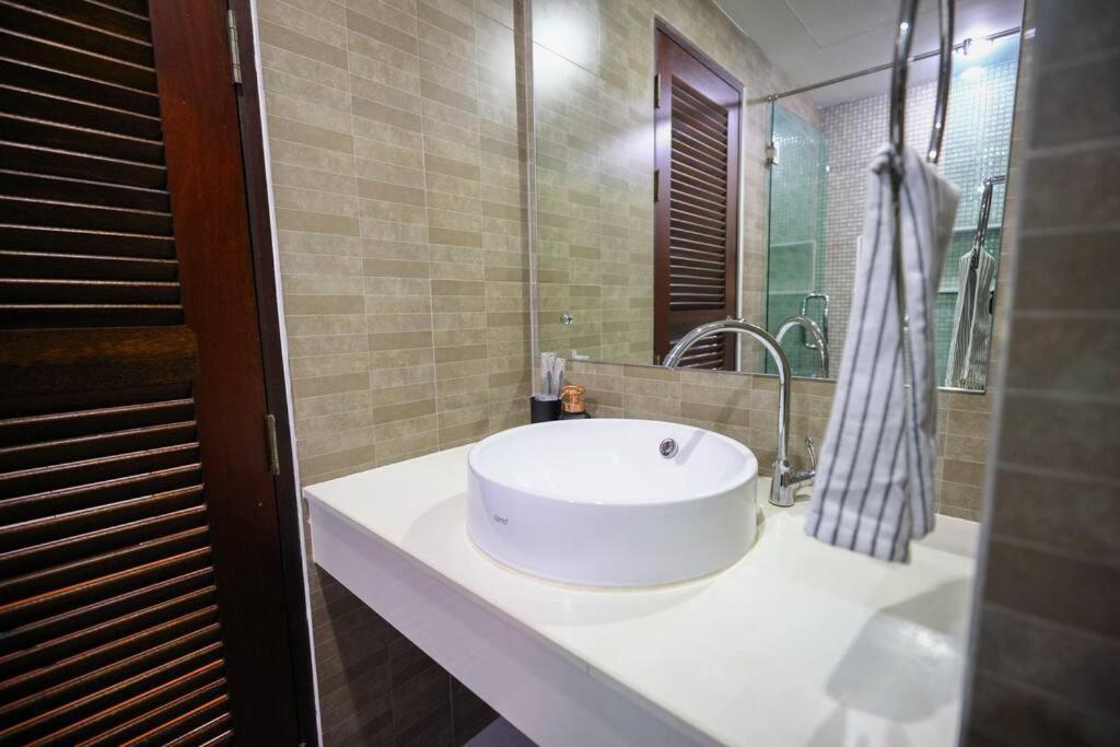 Luxury Living In Heart Of Nimman Chiang Mai Exterior foto